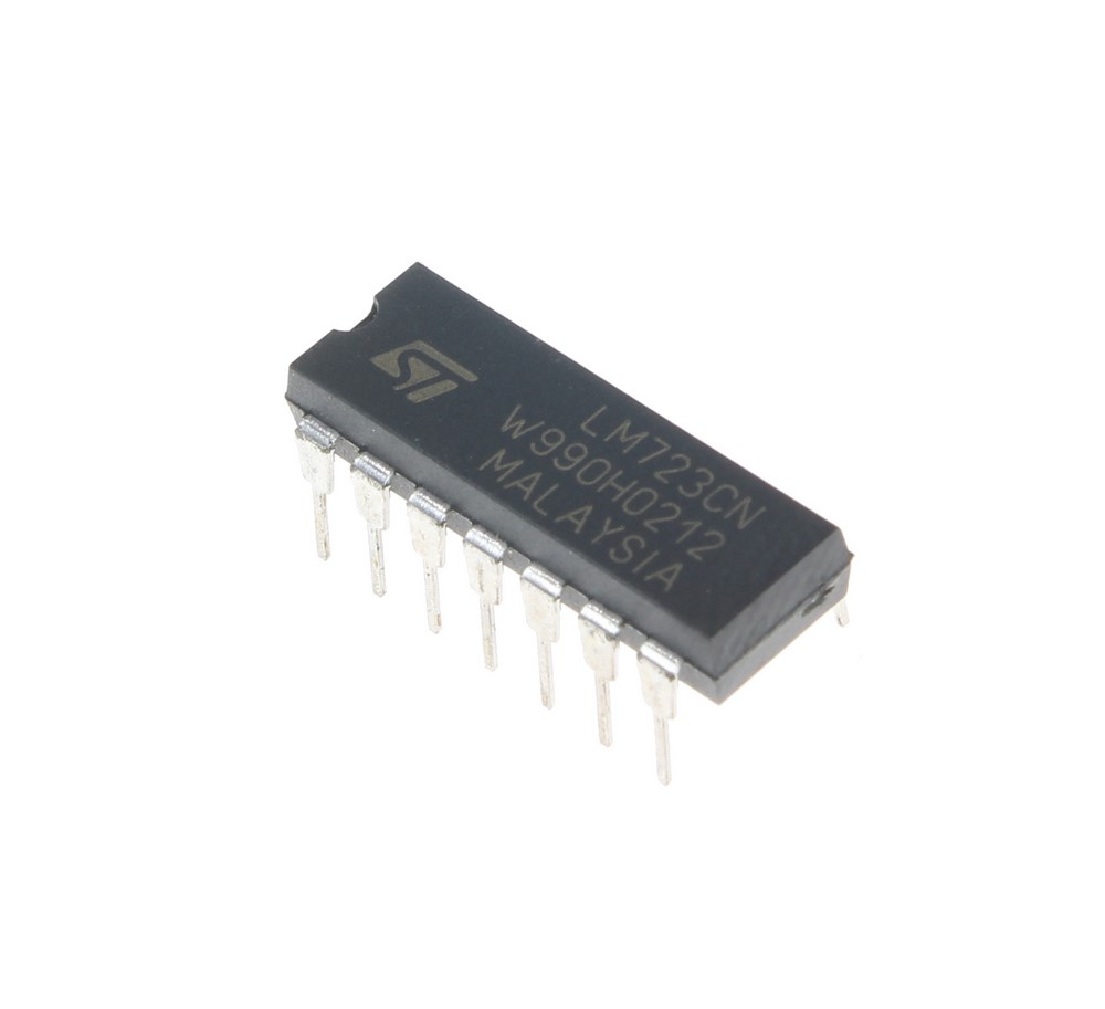 LM723